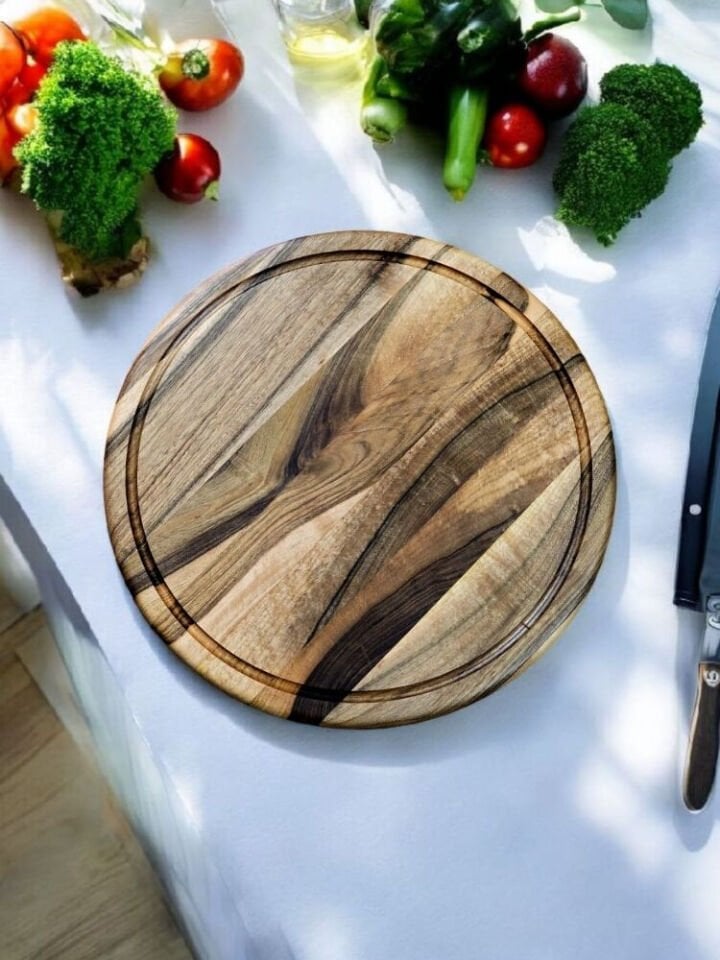Ceviz Ağacı 22 Cm Oluklu Yuvarlak Rustik Doğal Ahşap Kanallı Pizza Sunum Doğrama Kesme Tahtası
