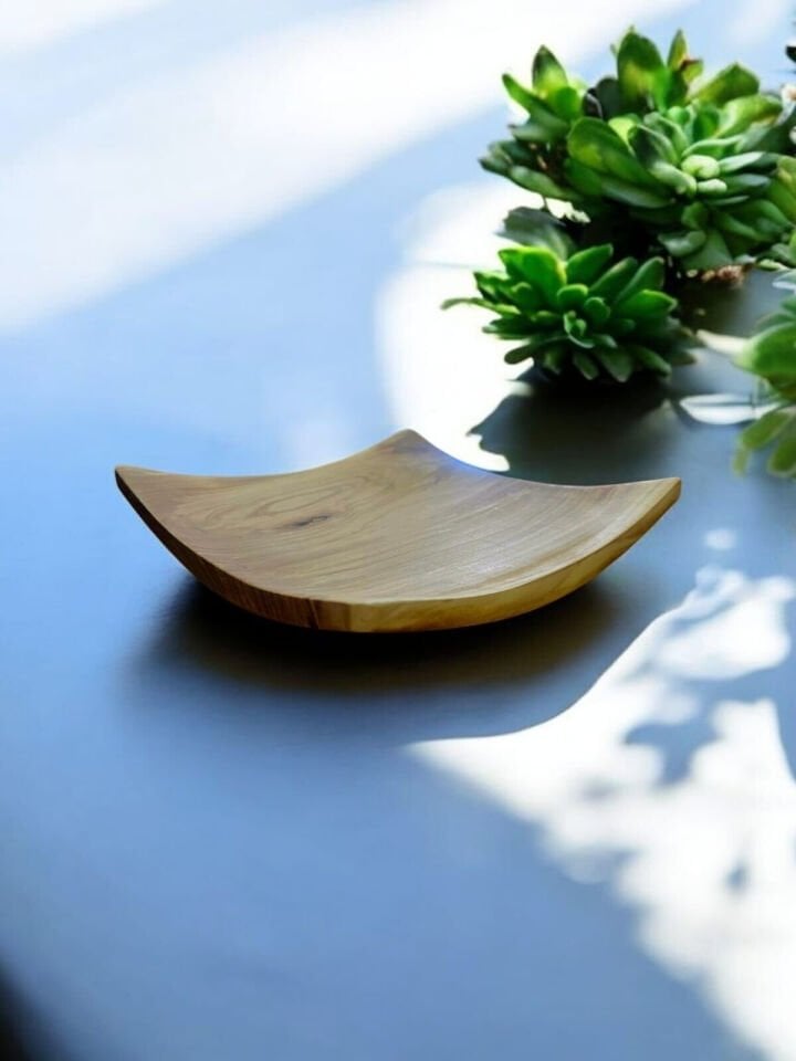 Zeytin Ağacı Tek Parça El Yapımı Doğal Ahşap Dekoratif Köşeli Tabak 20 X 20 Cm