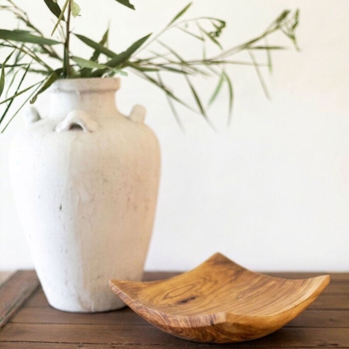 Zeytin Ağacı Tek Parça El Yapımı Doğal Ahşap Dekoratif Köşeli Tabak 20 X 20 Cm