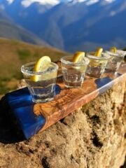 Zeytin Ağacı Ahşap Epoksi Tekila Parti Sunum Tepsisi ( 4 Adet Shot Bardak Dahil )