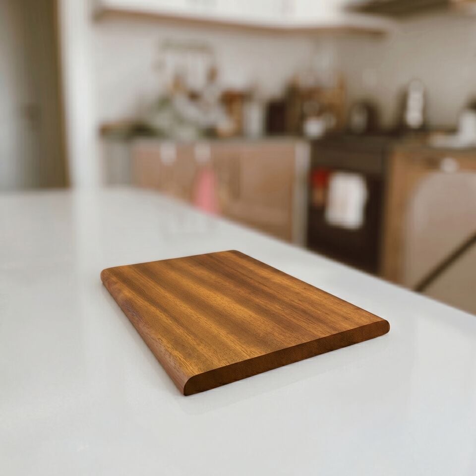 Özel Kenar Tasarımlı Masif Tek Parça İroko Kesme ve Servis Tahtası 30 x 20 cm Küçük Boy