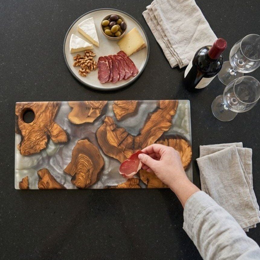 Epoksi ve Doğal Zeytin Ağacı Lüks Sunum Tahtası - beyaz (40 x 18 cm)